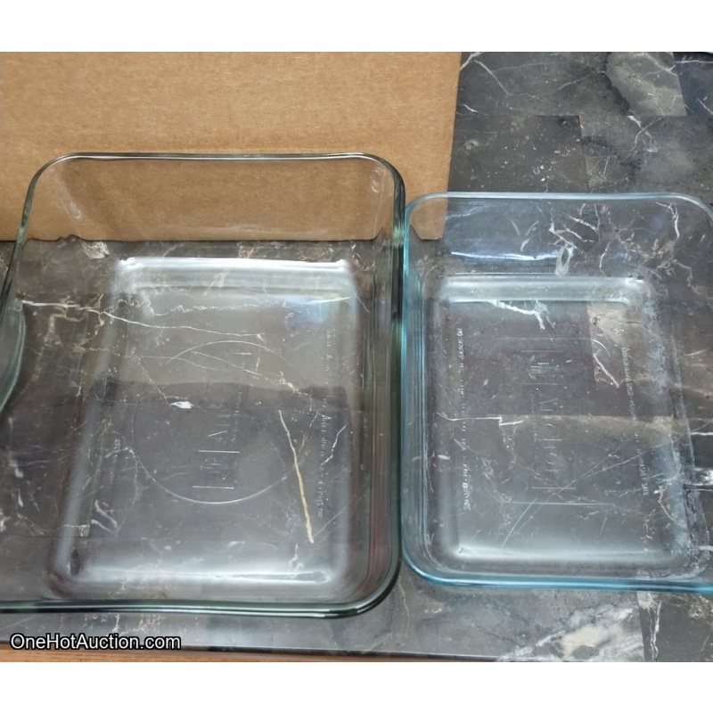 Set of Pyrex Storage