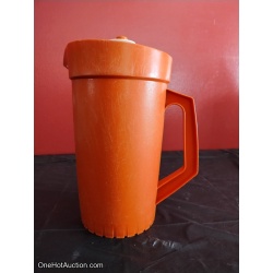 Vintage Tupperware Pitcher w/Lid