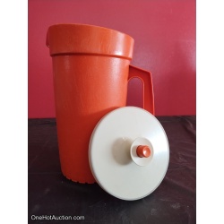 Vintage Tupperware Pitcher w/Lid